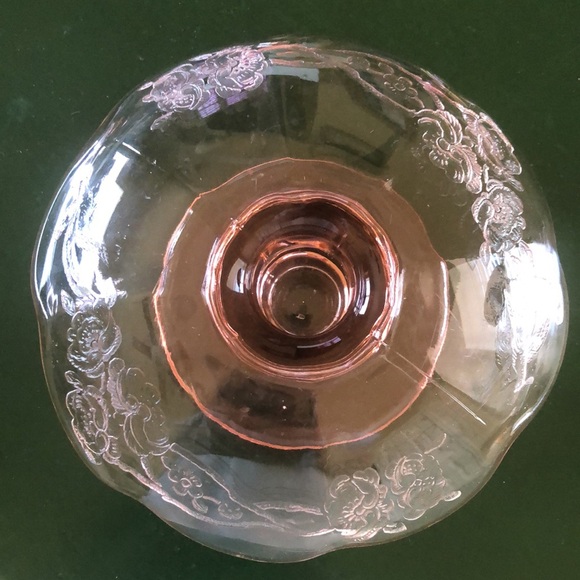 Beautiful Wild Rose Depression Glass Candle Holder
Vintage from the 1930s Rare - Picture 5 of 6